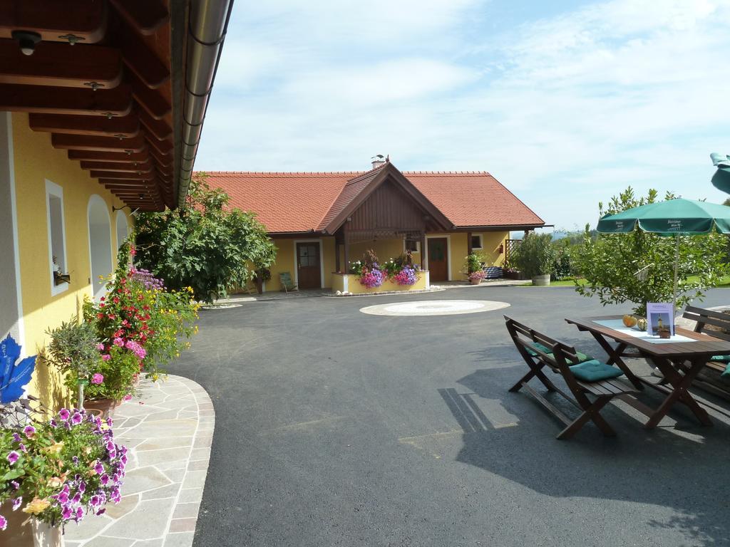 Weingut- Gaestezimmer Marko Leutschach Exterior foto